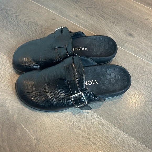 Vionic Mallory Clog Black Embossed Slip-on Mule Women’s Size 6 - Picture 10 of 17